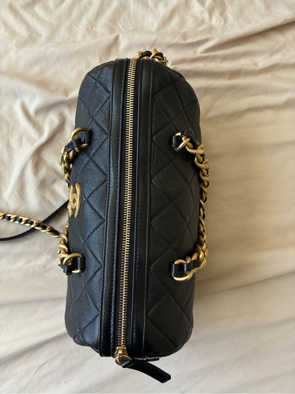Chanel Black Quilted Barrel Shoulder Bag with Gold Chain - Picture 4 of 11